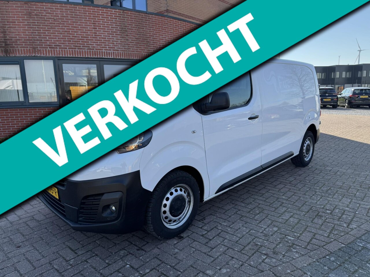Peugeot Expert - 2.0 BlueHDI 150pk Standard Premium L2H1, Navi, Ad. Cruise, Climatronic, PDC v+a+c, Half Le - AutoWereld.nl