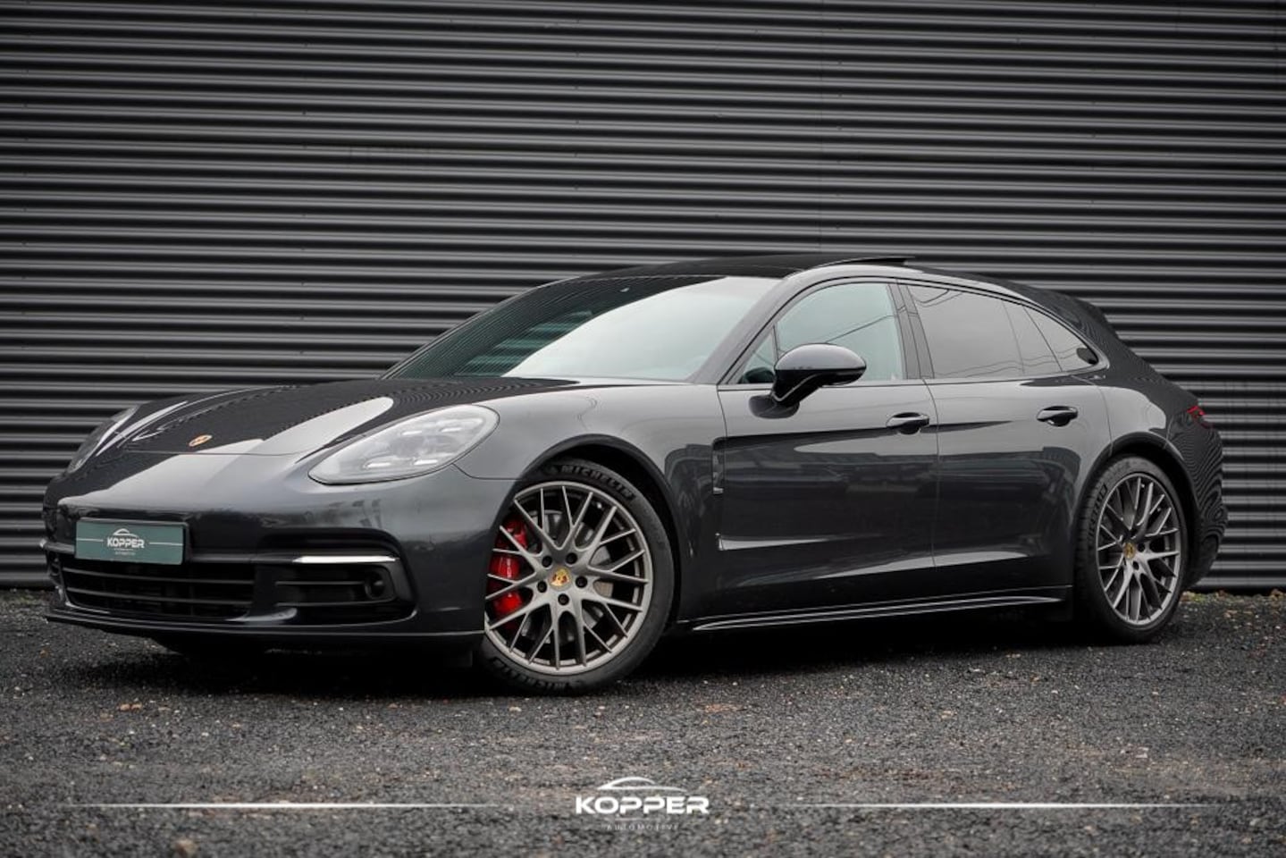 Porsche Panamera Sport Turismo - 3.0 4 / Pano / Incl BTW / Sportchrono / 4Wiel Sturing - AutoWereld.nl