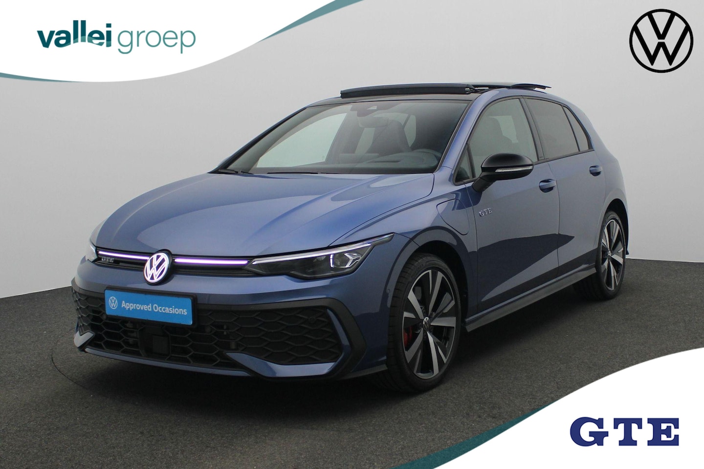 Volkswagen Golf - GTE 1.5 eHybrid 272 pk DSG | Panoramadak | IQ Light | Head-up display | Stuur-/stoelverwar - AutoWereld.nl