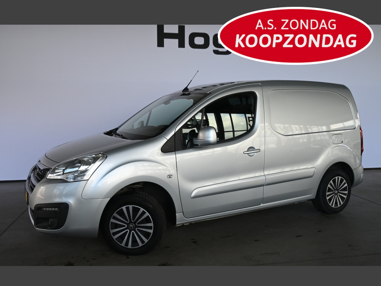 Peugeot Partner - 120 1.6 BlueHDi 75 L1 Première 3 Zits Airco Navigatie 100% Onderhouden! 1e Eigenaar! Inrui - AutoWereld.nl