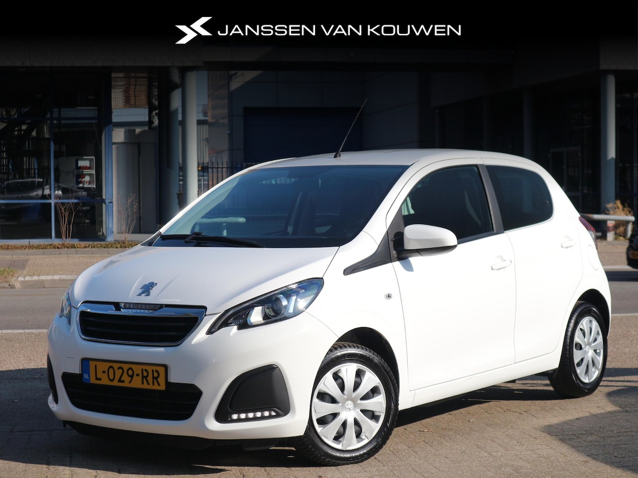 Peugeot 108 - Active 1.0 70 pk / Camera / Apple CarPlay / Airco / BTW - AutoWereld.nl