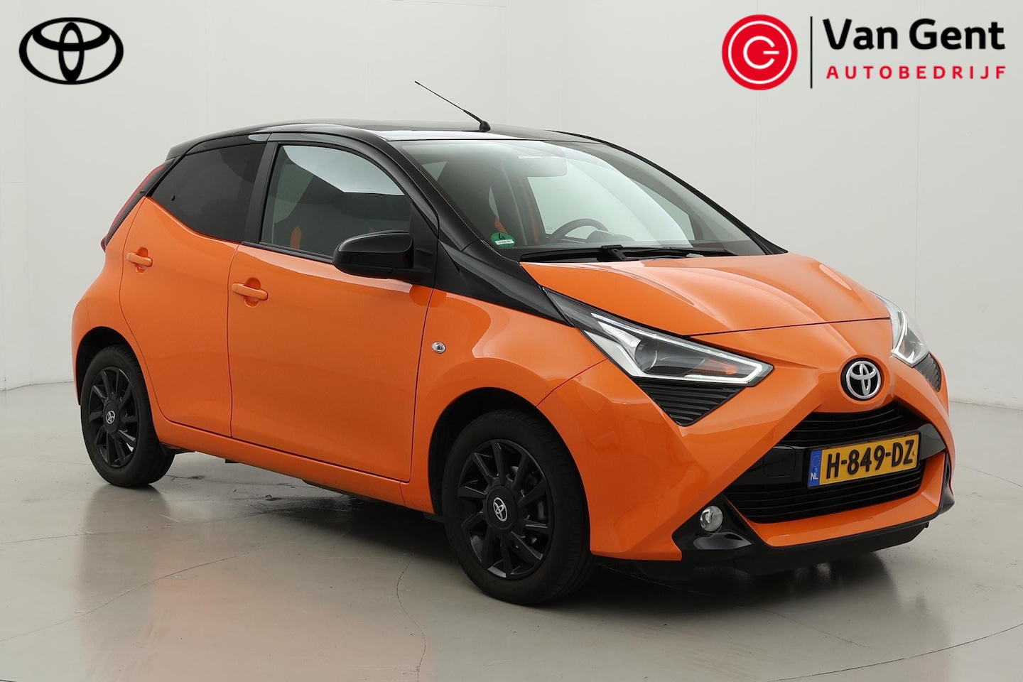 Toyota Aygo - 1.0 VVT-i x-cite | Apple Carplay / Android Auto | Airco | 15 inch | DAB - AutoWereld.nl