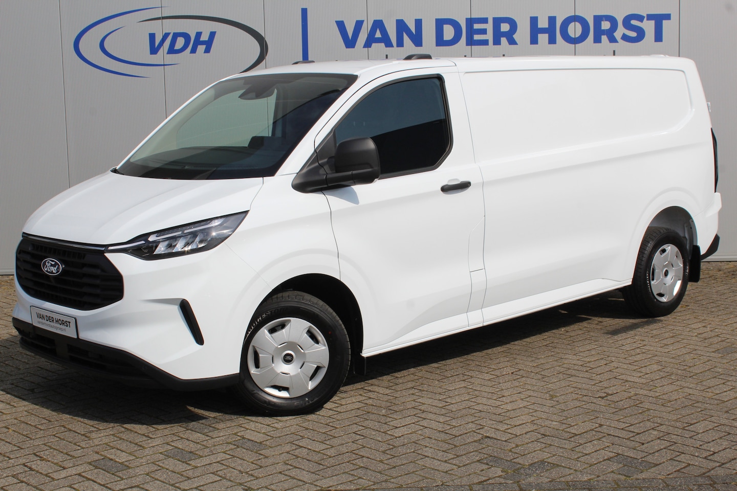 Ford Transit Custom - 300 2.0-136pk EcoBlue L2H1 Trend. Overtuig u van de kwaliteiten van dit nieuwe model Ford - AutoWereld.nl