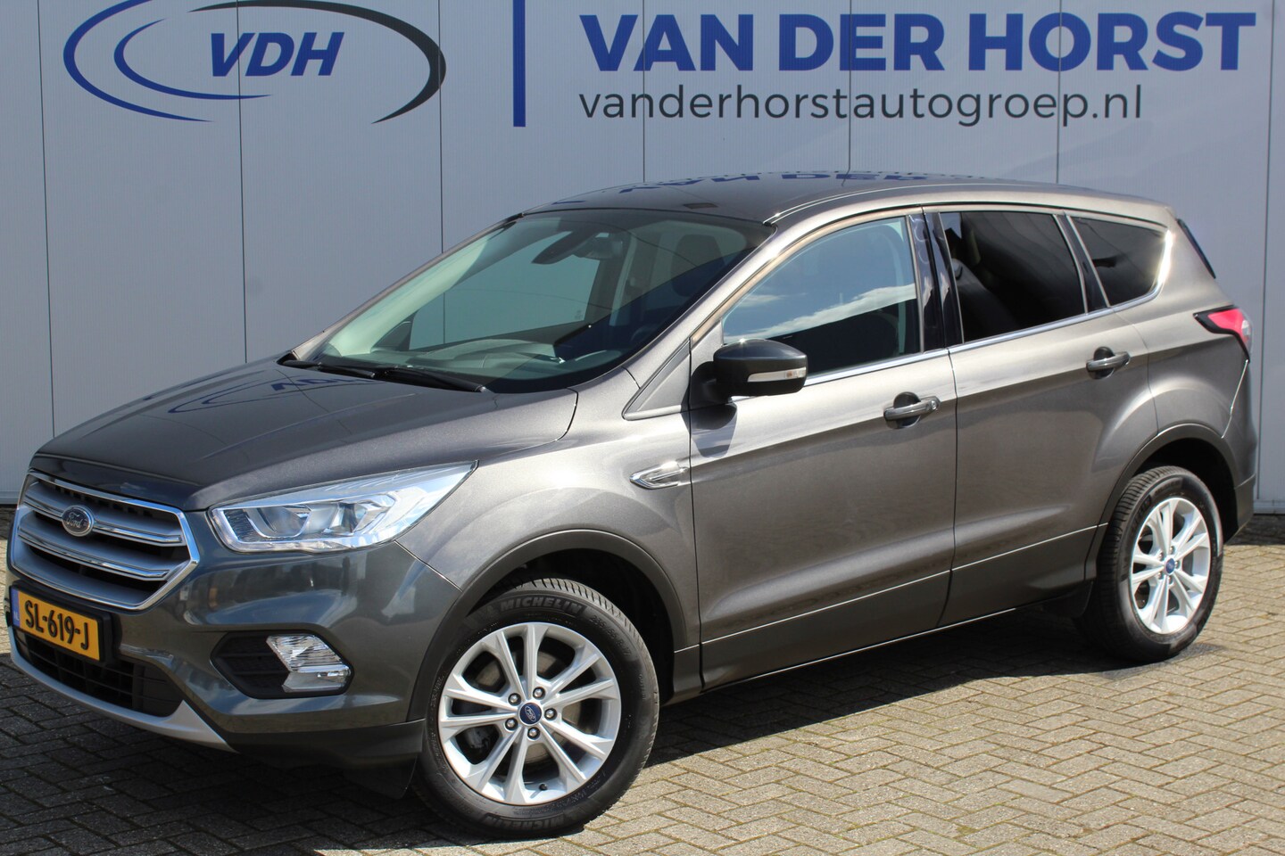 Ford Kuga - 1.5-120pk EcoBoost Titanium. Goed onderhouden en erg nette Ford Kuga ! Trekgewicht 1.800kg - AutoWereld.nl