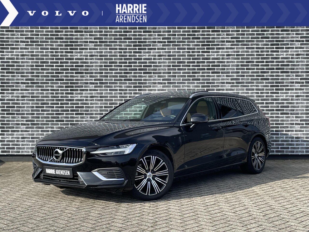 Volvo V60 - Twin Engine T6 AWD Inscription | Trekhaak | Panoramadak | Camera | Lederen bekleding | Ele - AutoWereld.nl