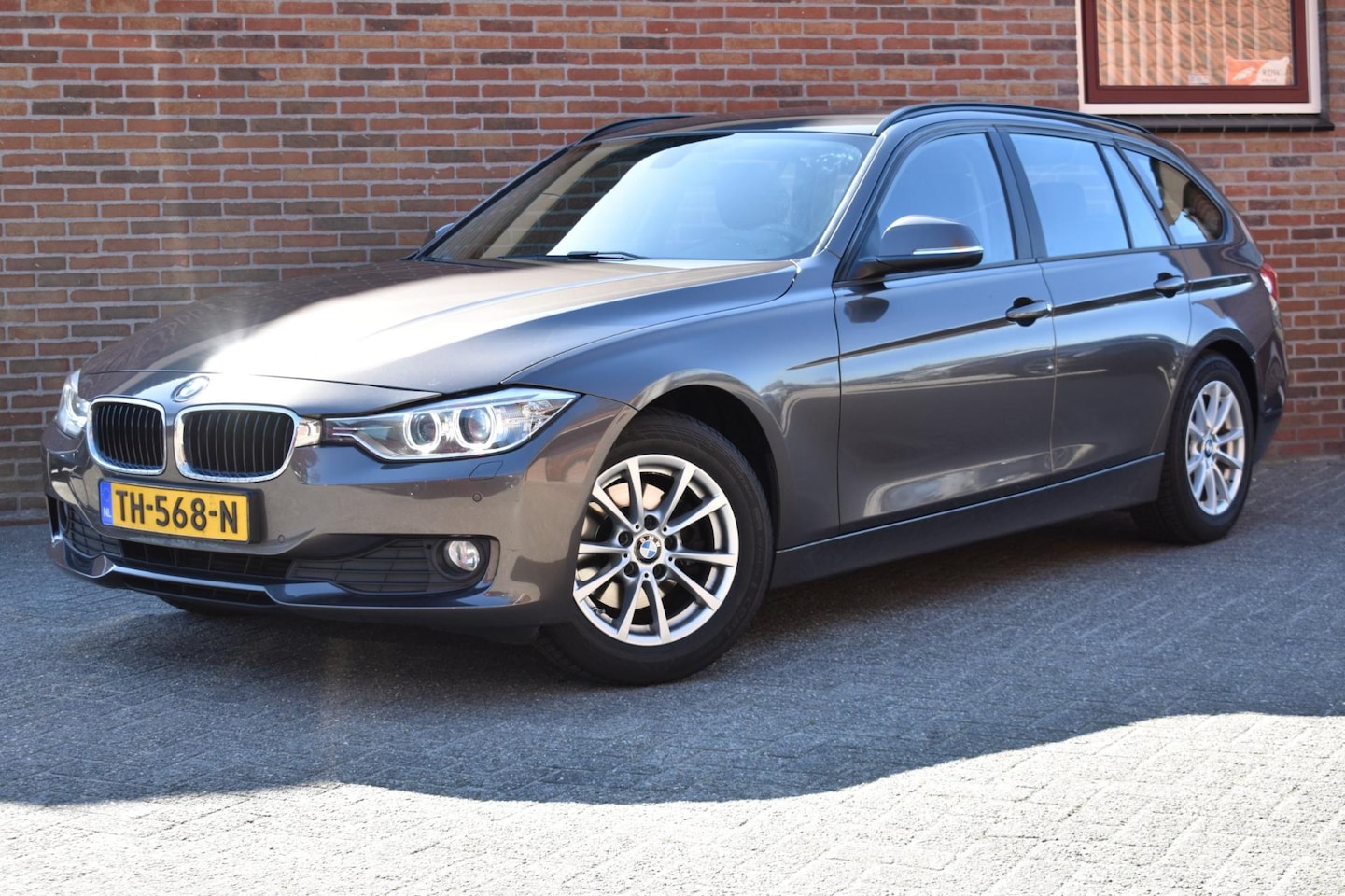BMW 3-serie Touring - 318d High Executive '14 Xenon Clima Navi Cruise Inruil mogelijk - AutoWereld.nl