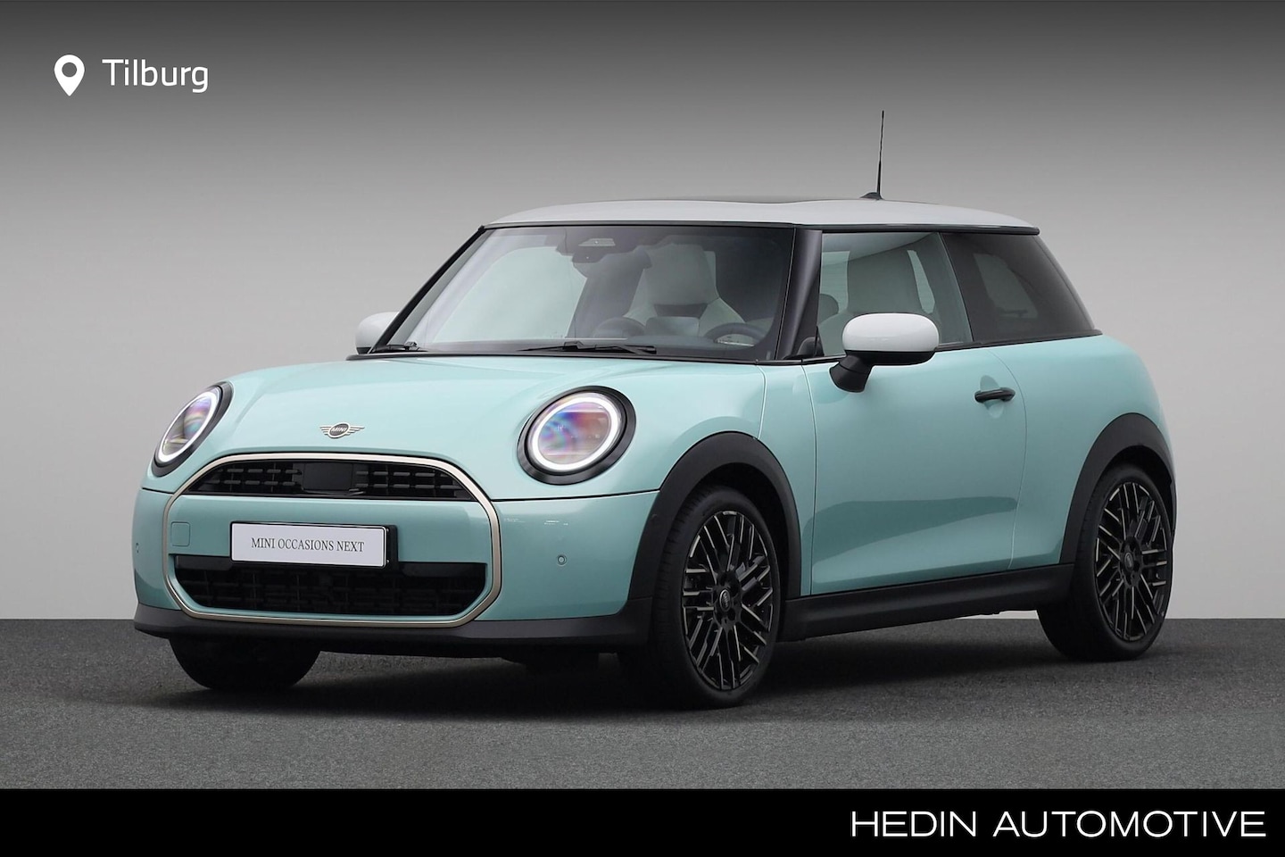 MINI Cooper - 3-deurs Favoured | Pakket M | Panoramadak | Head-Up Display | Elektrisch verwarmde voorsto - AutoWereld.nl