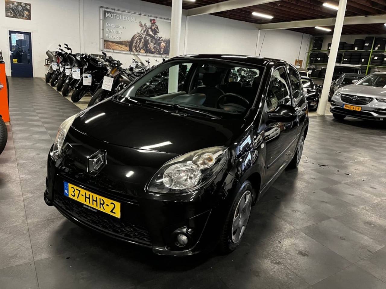 Renault Twingo - 1.2 NIGHT en DAY *AIRCO* - AutoWereld.nl