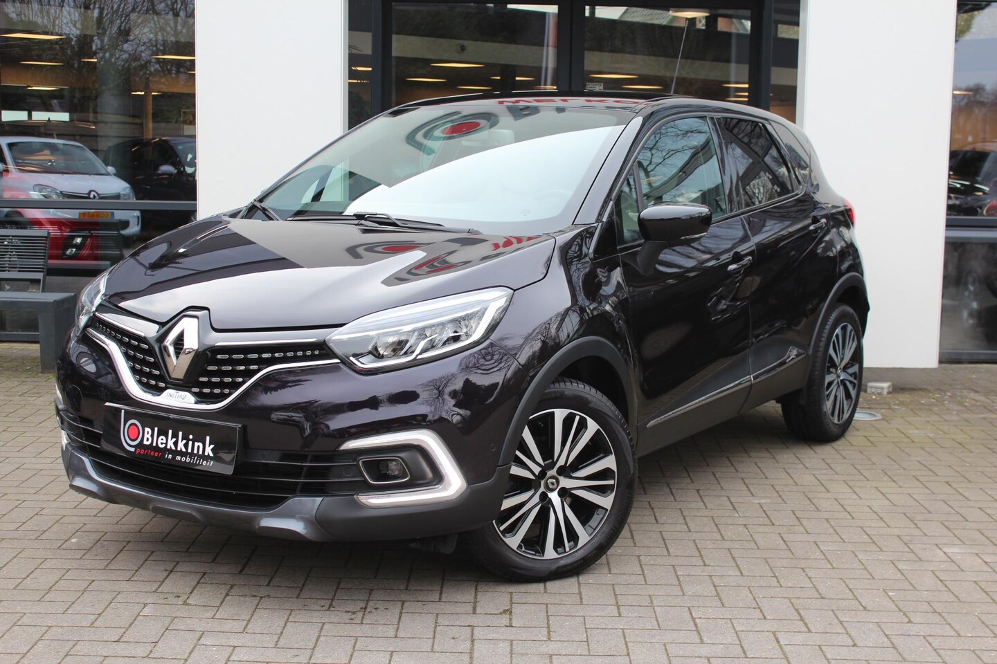 Renault Captur - 1.2 TCe Initiale Paris 120 pk EDC AUTOMAAT,Leder intr.Auto inpark. - AutoWereld.nl