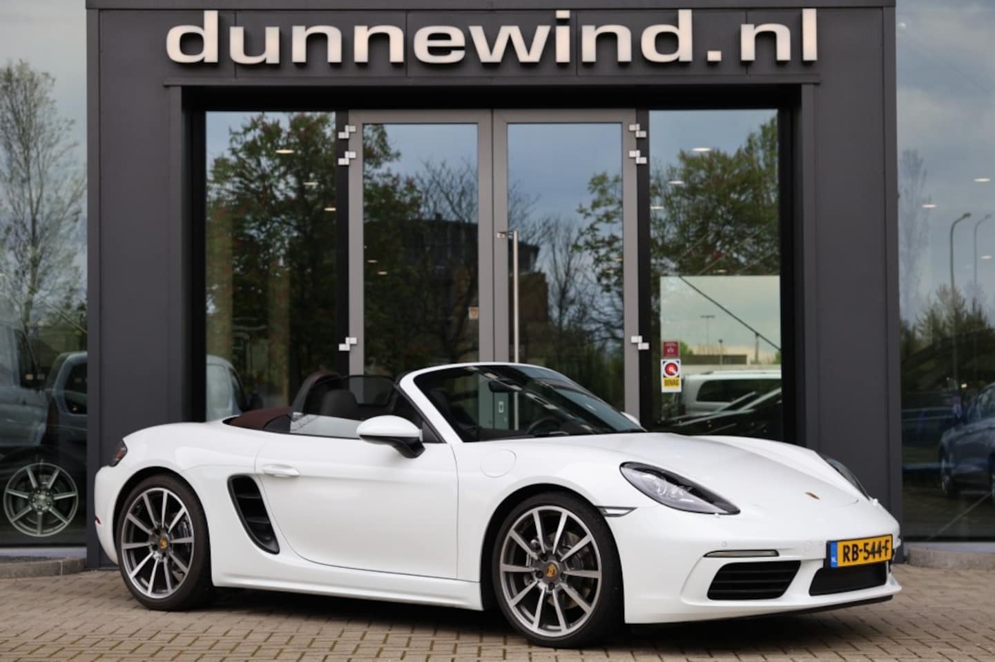 Porsche 718 Boxster - 2.0 *Origineel NL*Sportuitlaat*Bose*Memory*PASM - AutoWereld.nl