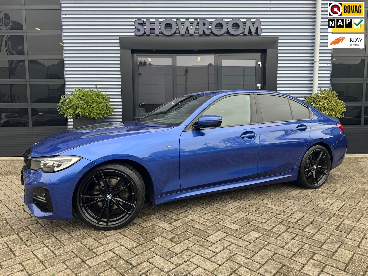 BMW 3-serie - 320i xDrive High Executive Edition M Pakket|Automaat|Standkachel|Camera| - AutoWereld.nl