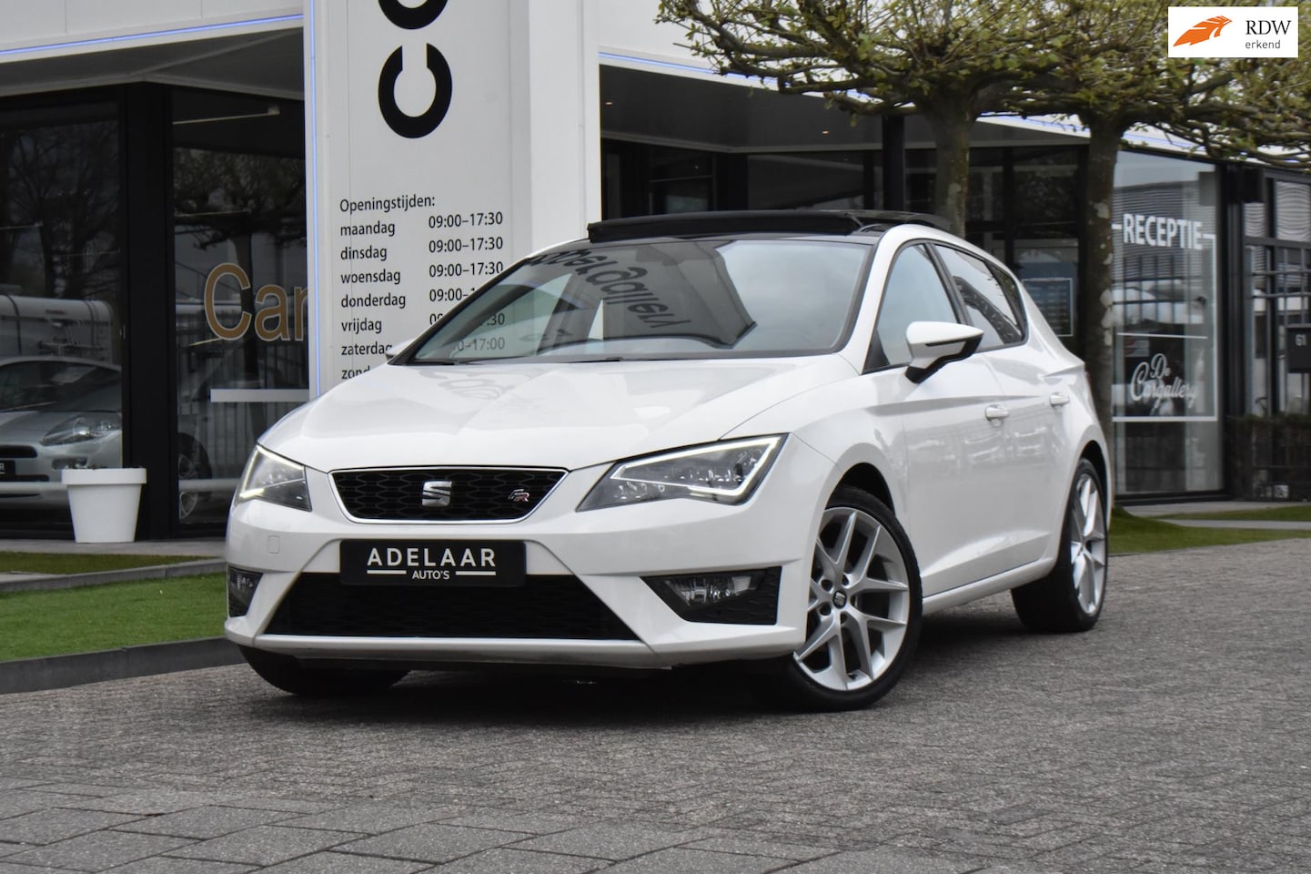 Seat Leon - 1.4 TSI FR PANO, XENON, CRUISE, CLIMA, AMBIENT LIGHT - AutoWereld.nl