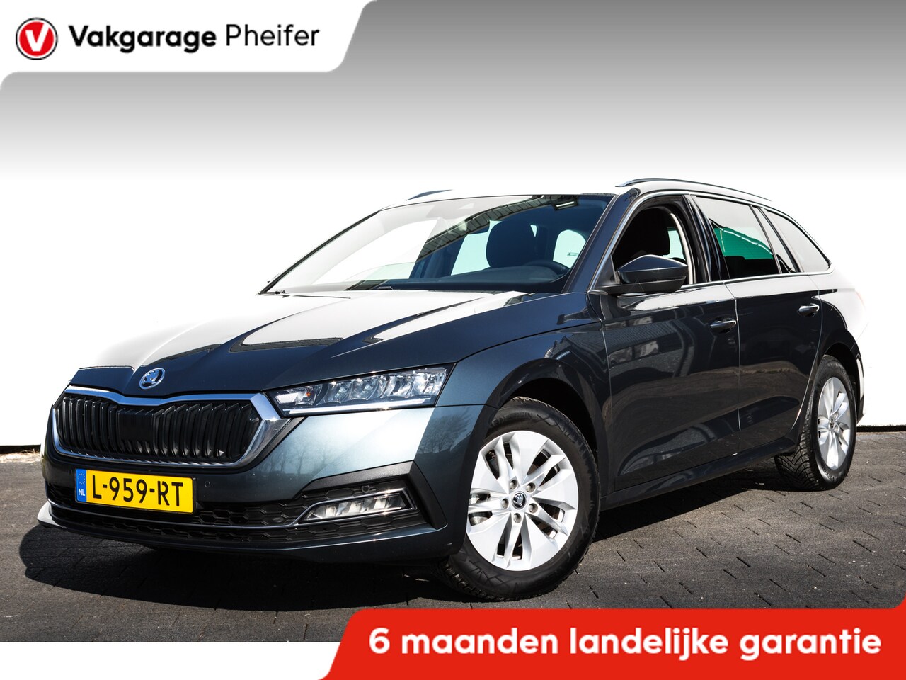 Skoda Octavia Combi - 1.0 TSI Business Edition Camera/ Navigatie/ Carplay/ Climate control/ Cruise control/ Elek - AutoWereld.nl