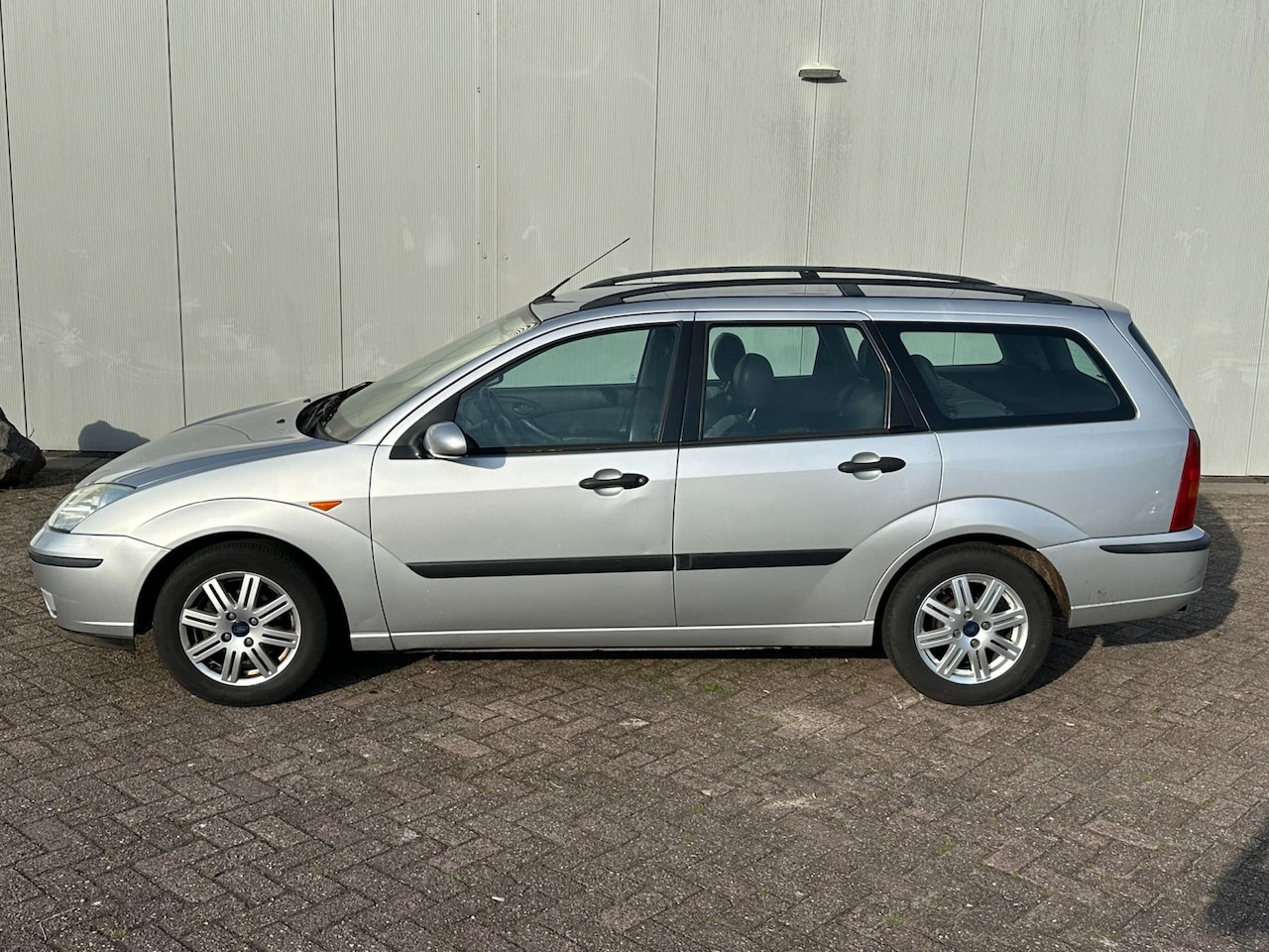 Ford Focus Wagon - 1.6-16V Futura 1.6-16V Futura - AutoWereld.nl