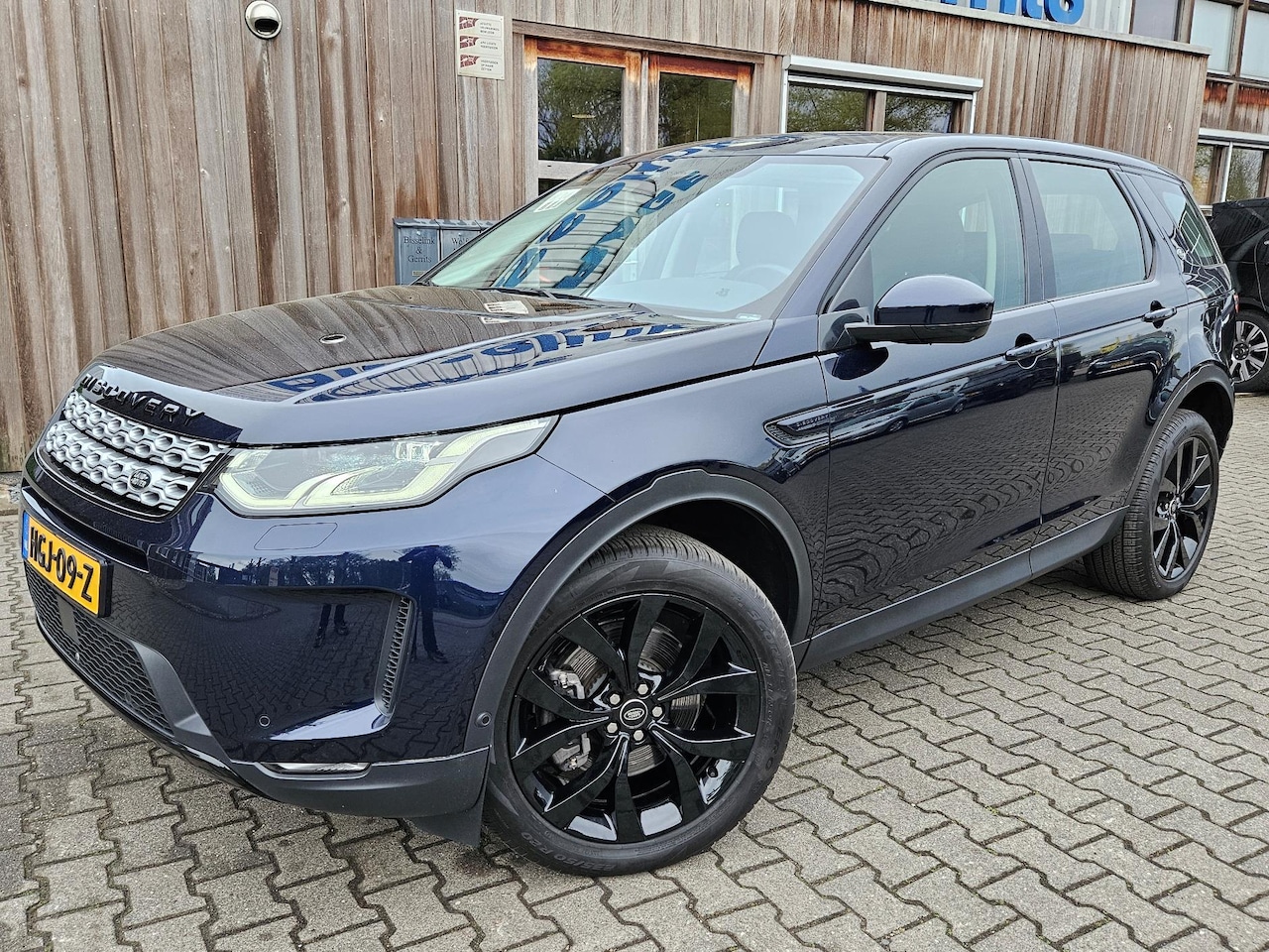 Land Rover Discovery Sport - P300e 1.5 HSE BTW - AutoWereld.nl