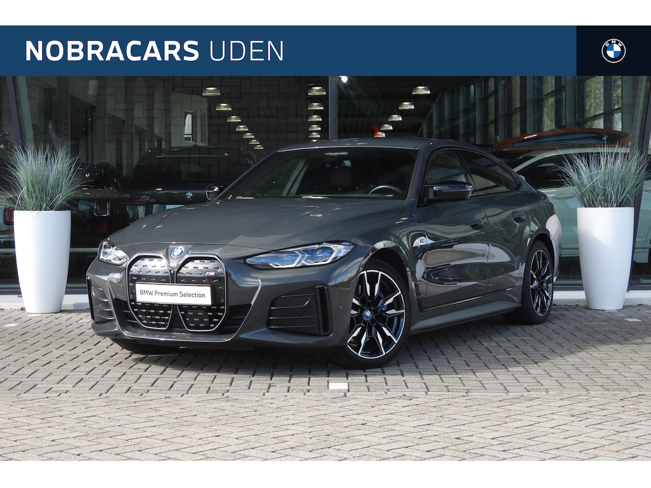 BMW i4 - M50 High Executive / Laserlight / M Adaptief onderstel / Comfort Access / Parking Assistan - AutoWereld.nl