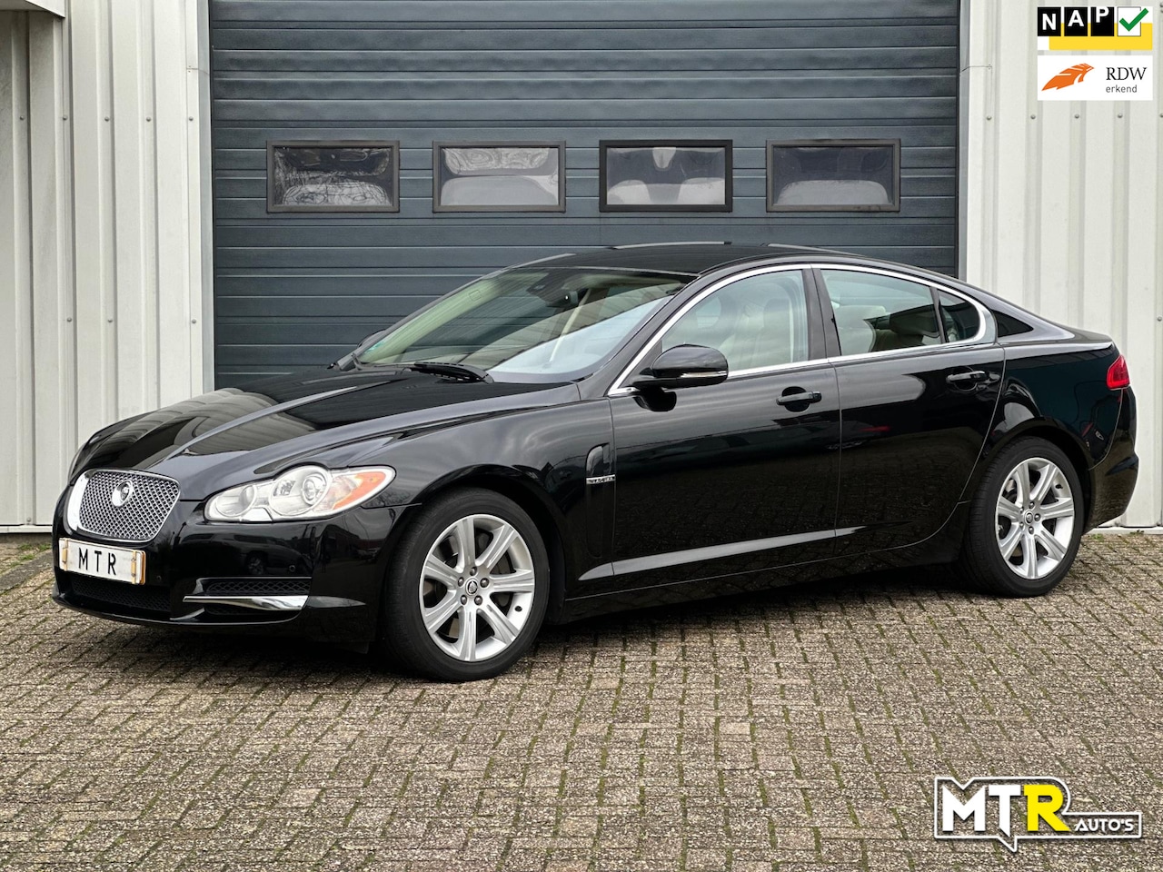 Jaguar XF - 3.0D V6 Luxury 2e EIG.|NAP|NWE APK|LEER|CAMERA - AutoWereld.nl