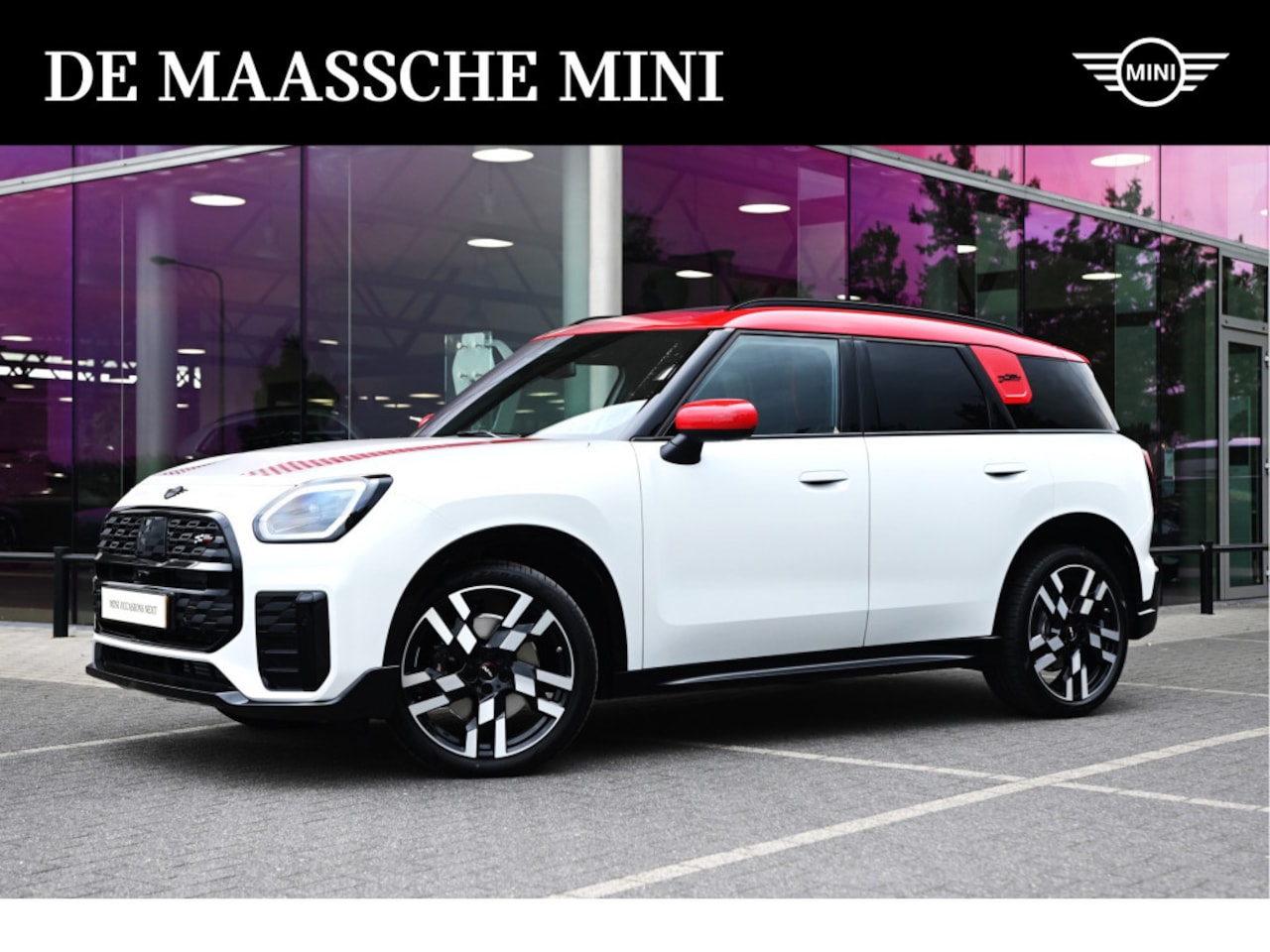 MINI Countryman - E / John Cooper Works / Pakket L / 20" John Cooper Works Flag Spoke 2-tone - AutoWereld.nl