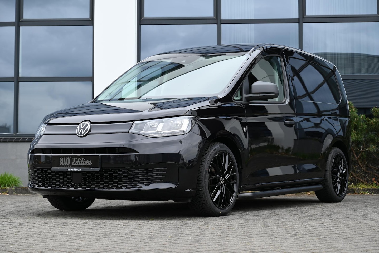 Volkswagen Caddy Cargo - 2.0 TDI Black Ed. 140 PK leer 18" LMV € 269 P.M. - AutoWereld.nl