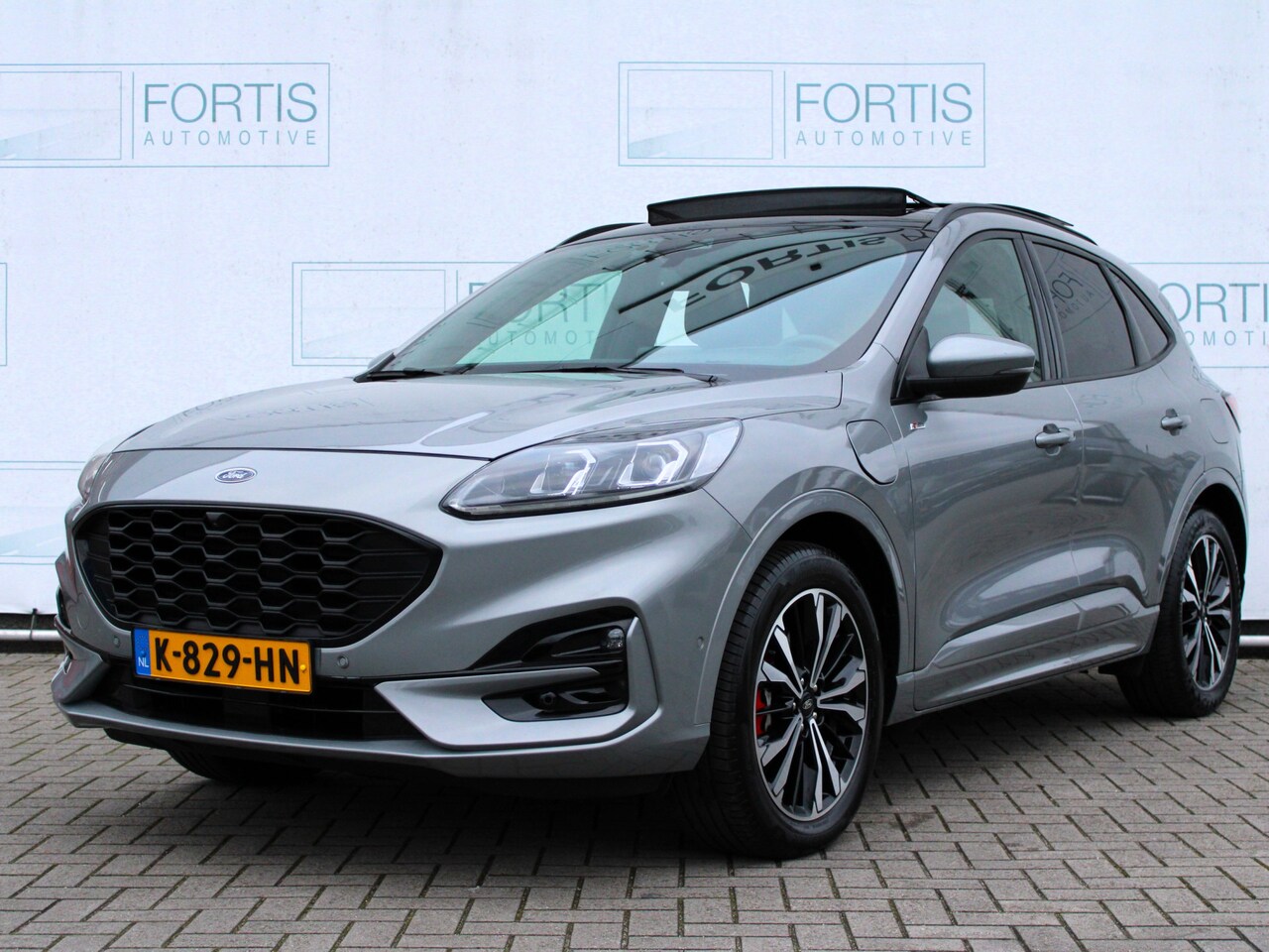 Ford Kuga - 2.5 PHEV ST-Line X NL AUTO | PANO | STUURWIEL VERW | STOELVERW | CAMERA | - AutoWereld.nl