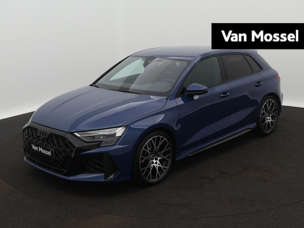 Audi RS3 - Sportback 2.5 TFSI quattro | RS-Sportuitlaatsysteem | RS-exterieur carbonpakket | Rs-schaa - AutoWereld.nl