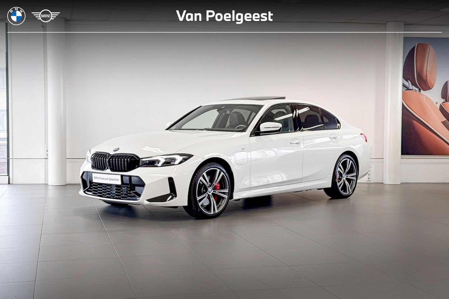 BMW 3-serie - Sedan 330e | M Sport | Glazen Panoramadak | Harman Kardon | Stoelverwarming | - AutoWereld.nl