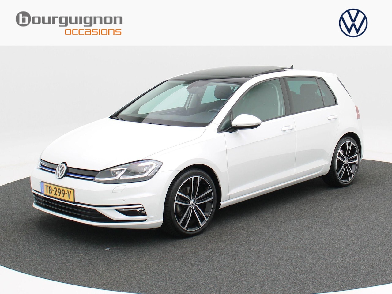 Volkswagen Golf - 1.5 TSi 130 Pk Highline | Full LED | Panoramadak | Trekhaak | 18 Inch | Adaptive Cruise | - AutoWereld.nl