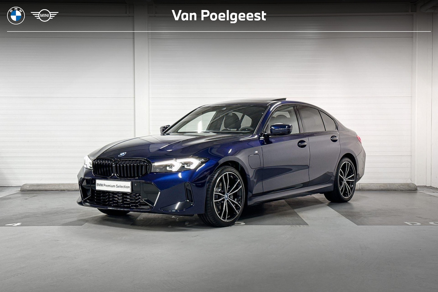 BMW 3-serie - Sedan 320e | M-Sport | Travel Pack | Schuif-/kanteldak - AutoWereld.nl
