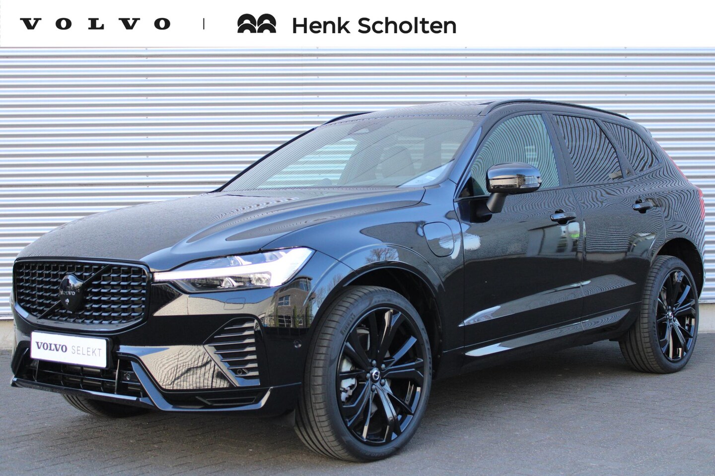 Volvo XC60 - T6 Automaat AWD Plus Black Edition | Verwarmbare Voor- en Achterstoelen | Bowers & Wilkins - AutoWereld.nl