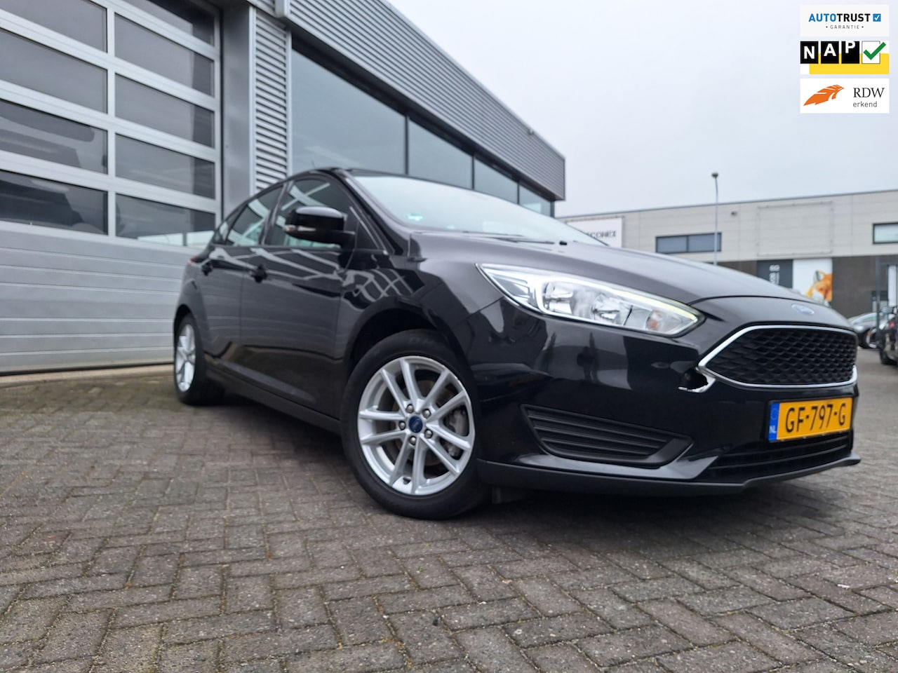 Ford Focus - 1.0 Trend Edition/Navigatie/Pdc/Cruise/Trekhaak/Distributie vervangen/Enz - AutoWereld.nl