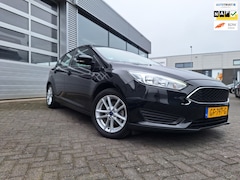 Ford Focus - 1.0 Trend Edition/Navigatie/Pdc/Cruise/Trekhaak/Distributie vervangen/Enz