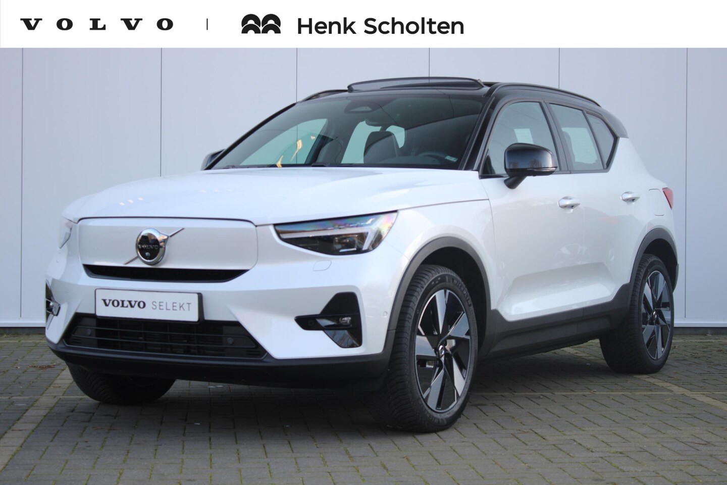 Volvo EX40 - Single Motor Extended Range Ultimate 82 kWh | 4 Season banden | Adaptive Cruise & Pilot As - AutoWereld.nl