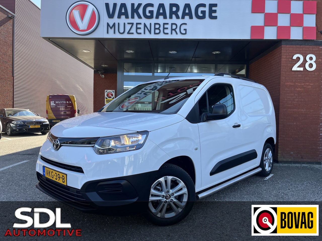 Toyota ProAce City - 1.5 D-4D Cool Comfort // AIRCO // TREKHAAK // PARKEER SENSOREN // CRUISE CONTROL // - AutoWereld.nl