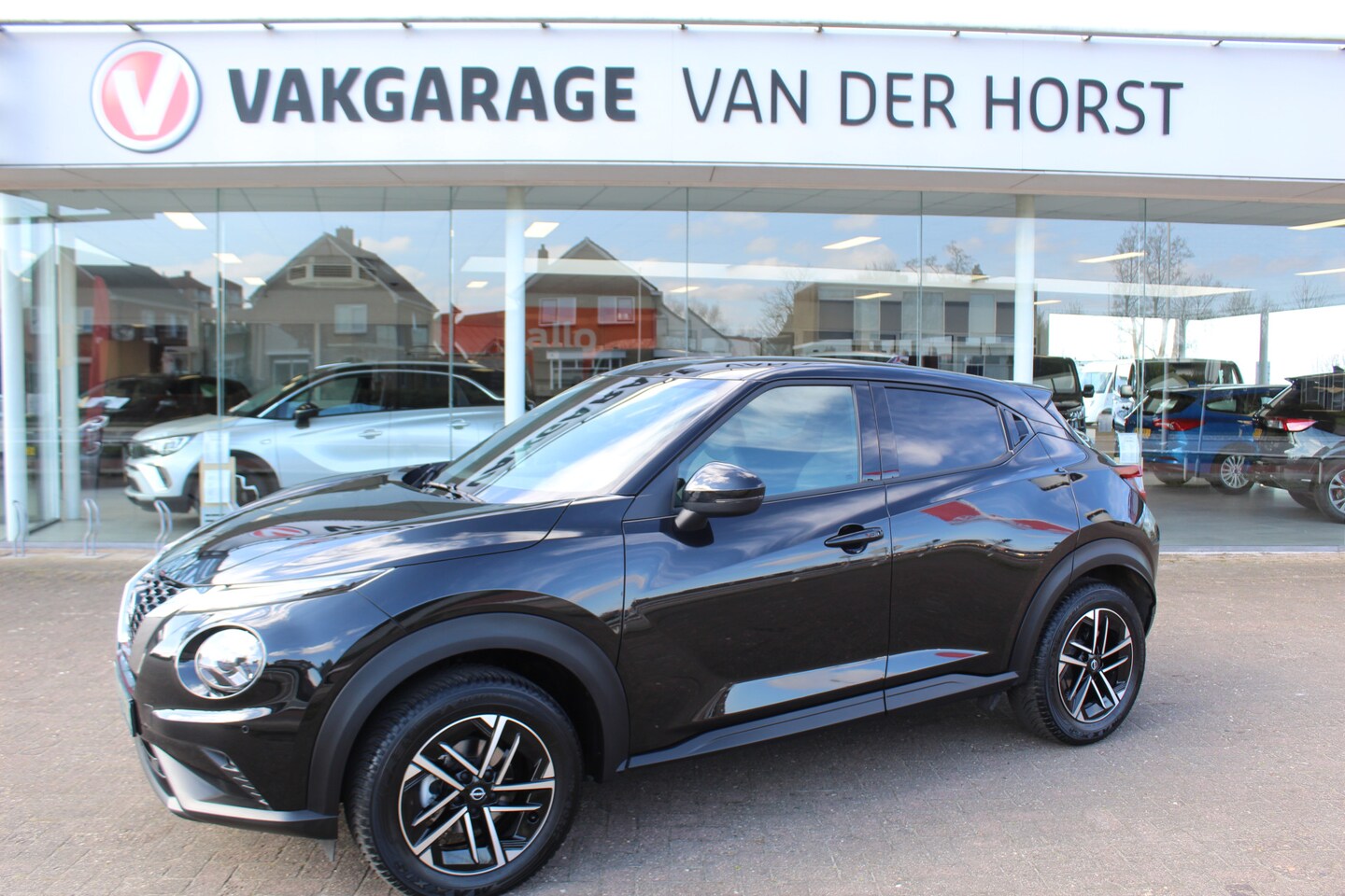 Nissan Juke - 1.0 114 pk DIG-T N-Connecta Nieuwste Model Van 37250,- voor 24895,- Navigatie, Stoel verwa - AutoWereld.nl