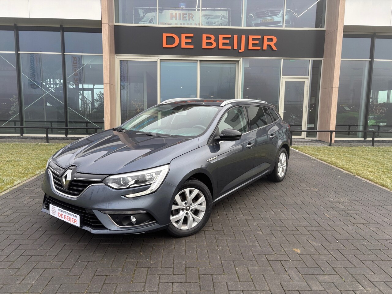 Renault Mégane Estate - 1.3 TCe 140pk Limited Navi I Camera i Stoelverw. - AutoWereld.nl