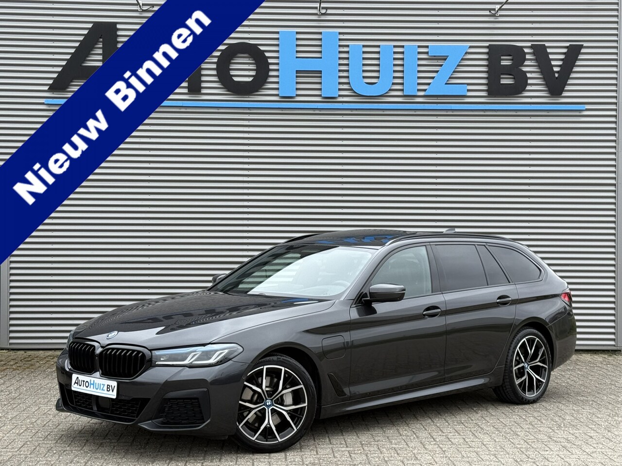 BMW 5-serie Touring - 530e High Executive M Sport Panoramadak Laser Licht Trekhaak ACC Comfortzetels Carplay Hea - AutoWereld.nl