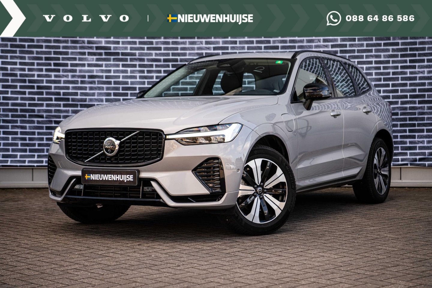 Volvo XC60 - 2.0 T6 Plug-in hybrid AWD Plus Dark | Stoel en Stuurverwarming | Parkeersensoren Voor en A - AutoWereld.nl