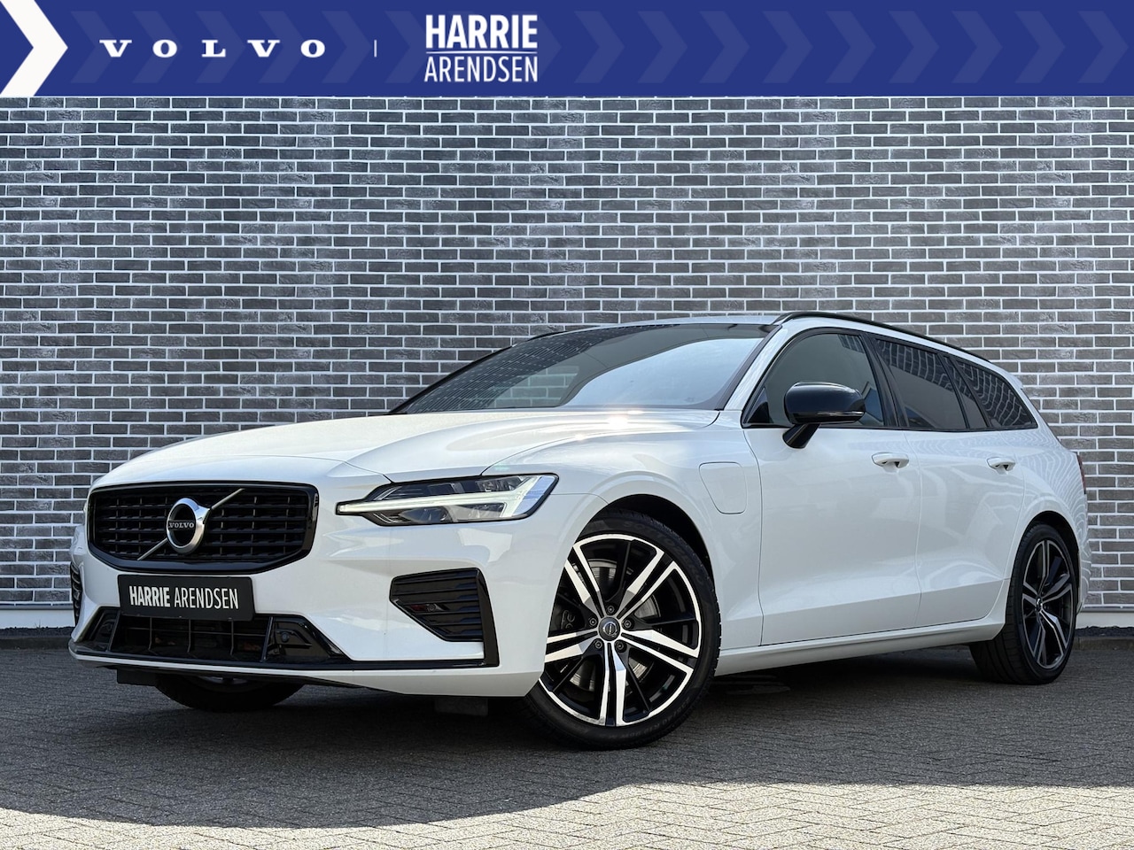 Volvo V60 - 2.0 T6 Recharge AWD R-Design | Trekhaak | Adaptieve Cruise Control | Donker getint glas ac - AutoWereld.nl