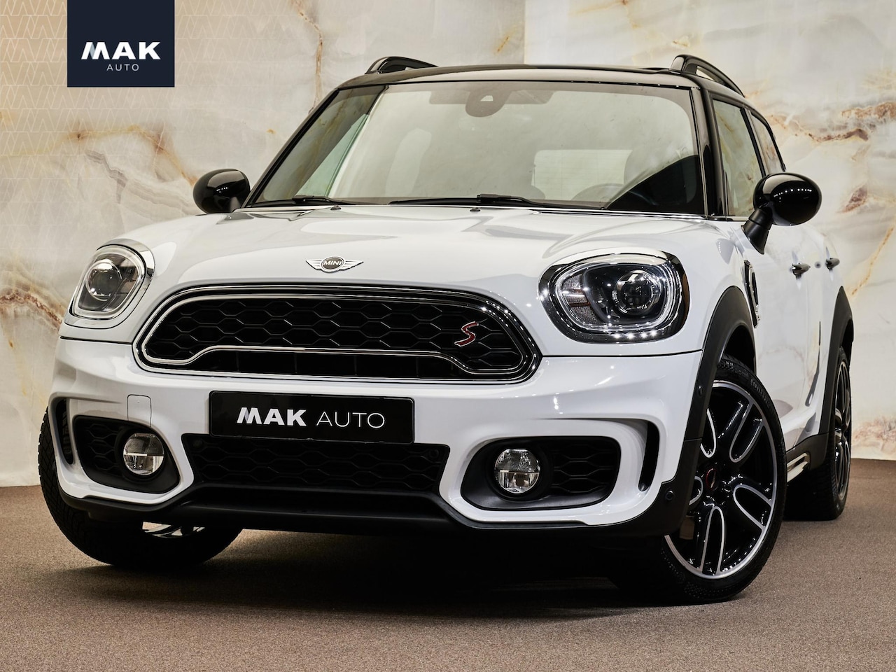 MINI Countryman - 2.0 Cooper S John Cooper Works 2.0 Cooper S John Cooper Works, 19", H/K, pano, LED-kopl., carbon, memory, keyless, privac - AutoWereld.nl