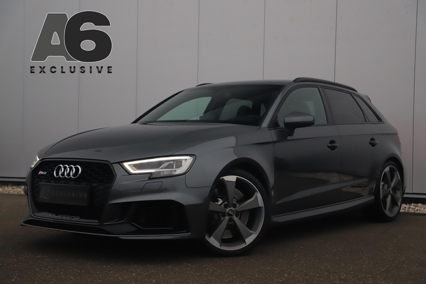 Audi RS3 - Sportback 2.5 TFSI RS 3 quattro 400PK Automaat Black Optic Virtual RS Sportstoelen RS Spor - AutoWereld.nl