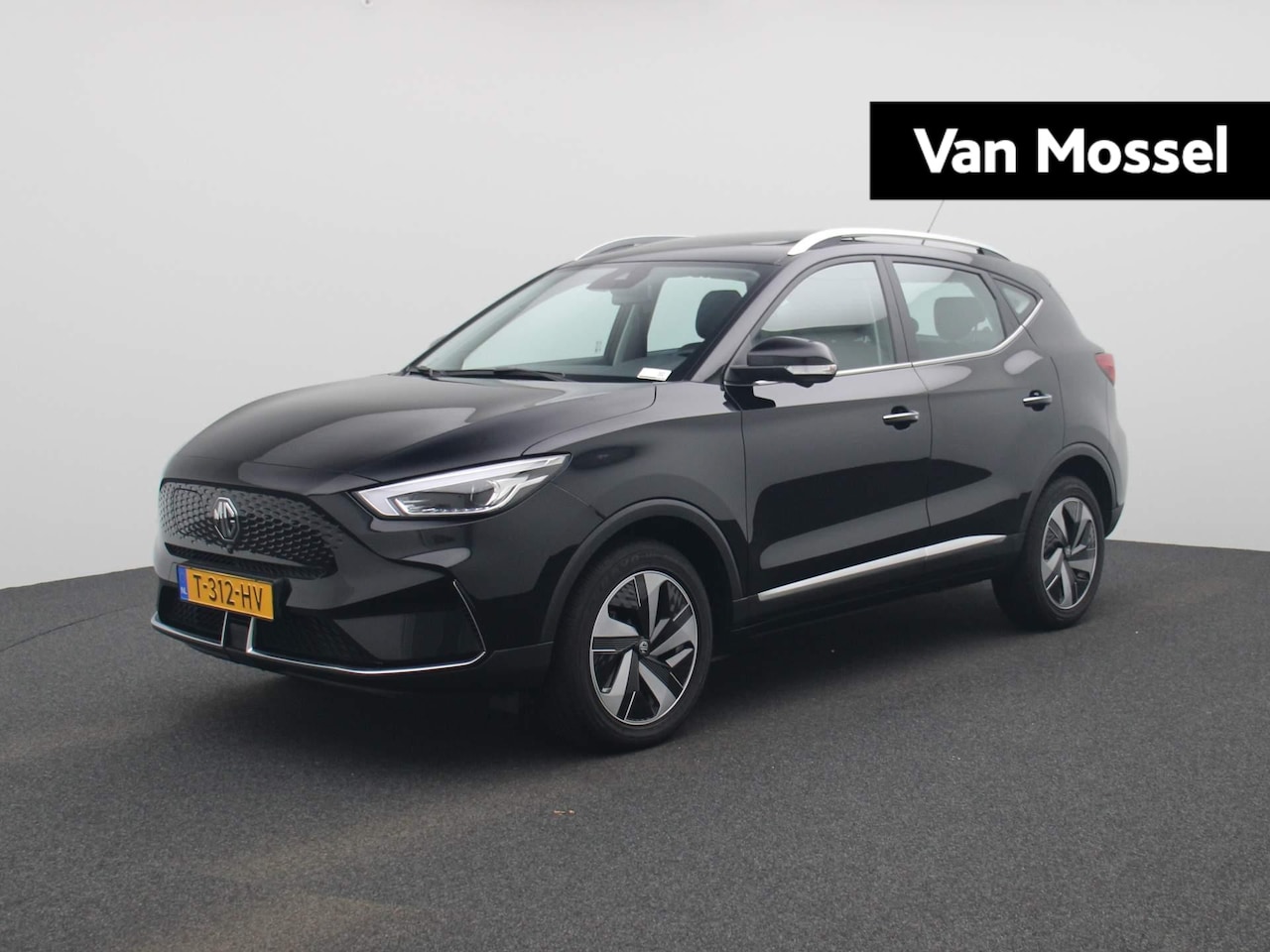 MG ZS - EV Standard Range Luxury 50 kWh | Leder | Navi | Panoramadak | Camera | Led Koplampen | Ad - AutoWereld.nl