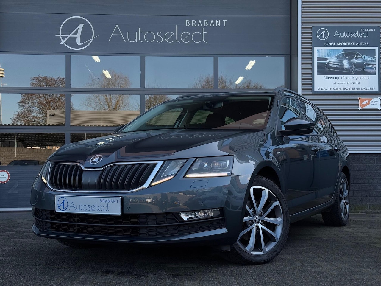 Skoda Octavia Combi - 1.0 TSI Greentech Style DSG CarPlay LED - AutoWereld.nl