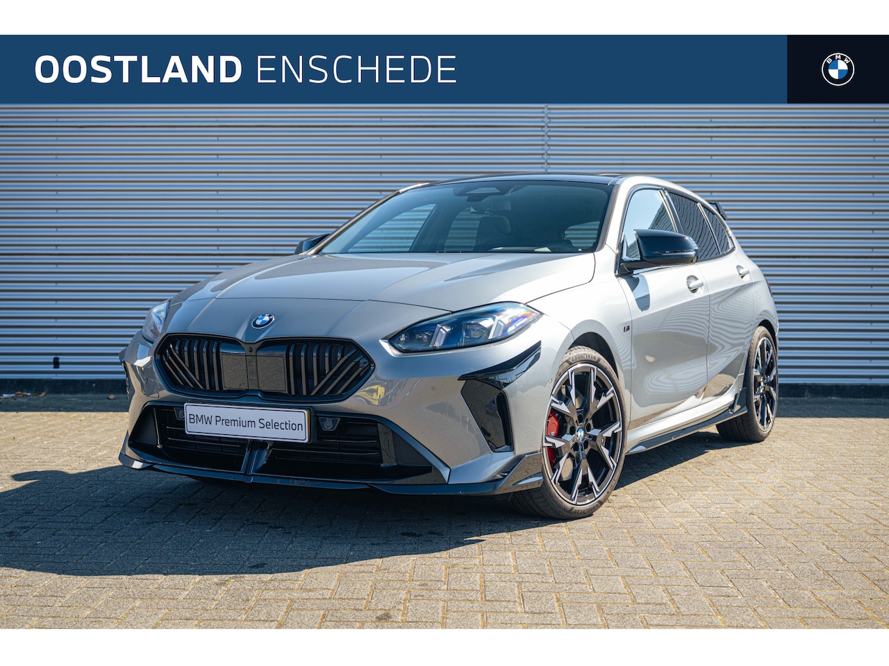 BMW 1-serie - 123 xDrive High Executive M Sport Automaat / Panoramadak / Adaptieve LED / Sportstoelen / - AutoWereld.nl