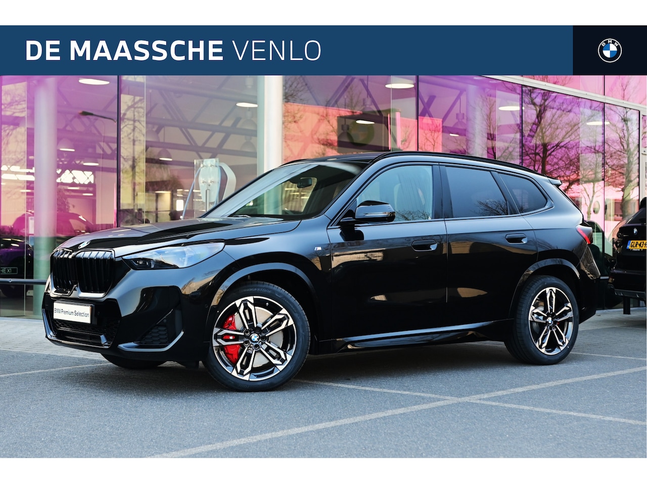 BMW X1 - sDrive20i High Executive M Sport Automaat / Trekhaak / Sportstoelen / Adaptieve LED / M Ad - AutoWereld.nl