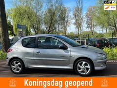 Peugeot 206 - 1.4-16V Quiksilver CLIMAAPKLAGE KMKOOPJE