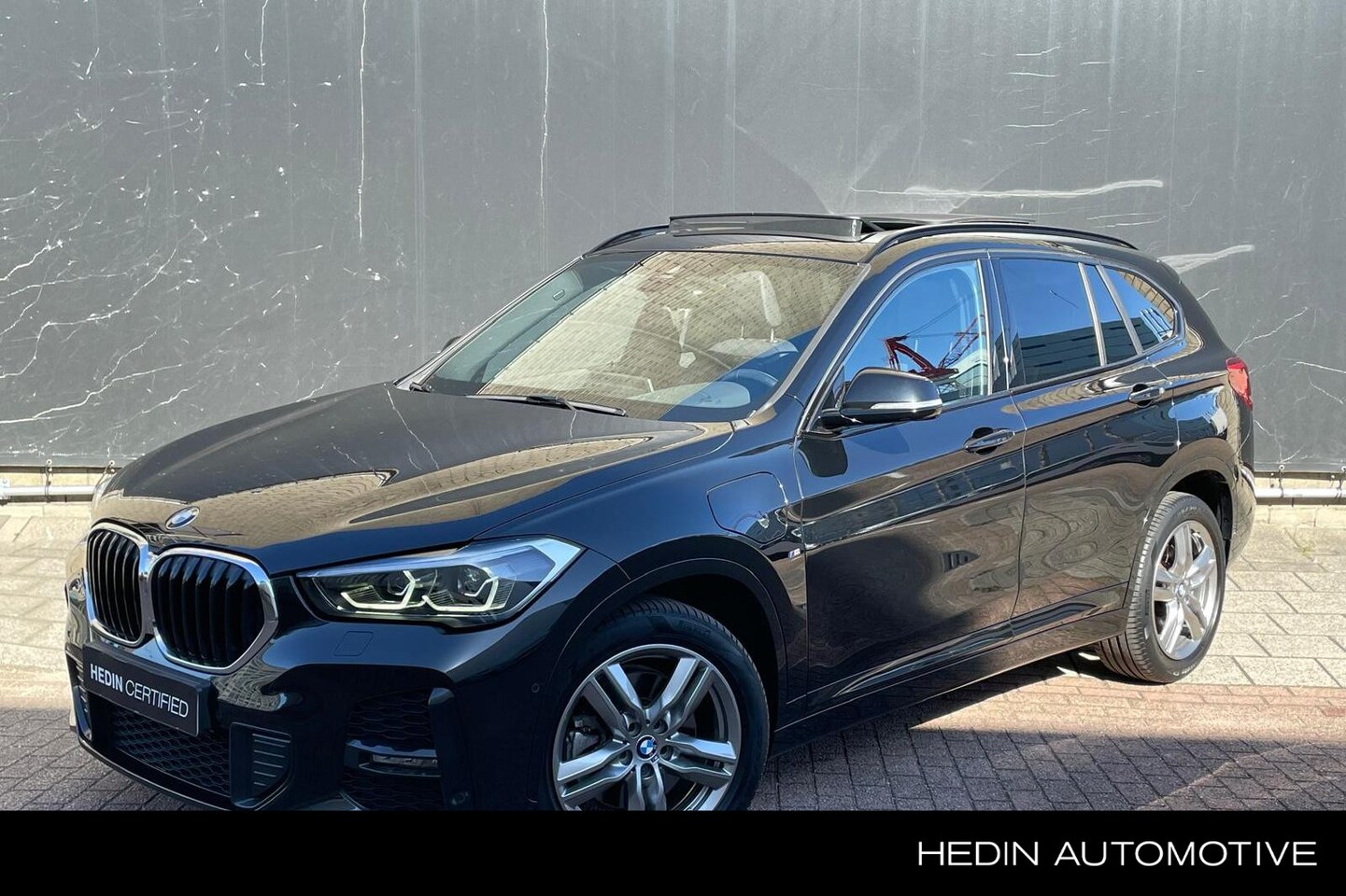 BMW X1 - xDrive25e High Executive | M-Sport Pakket | Lederen Bekleding | Panorama Dak | Adaptief Cr - AutoWereld.nl
