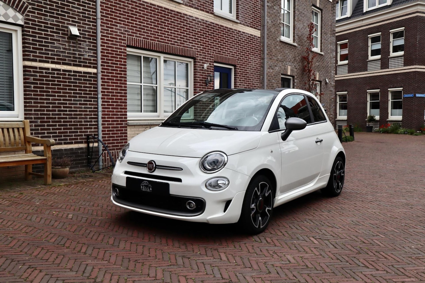 Fiat 500 C - Hybrid Sport | Cabrio | Uconnect 7'' | CarPlay | Sportpakket - AutoWereld.nl