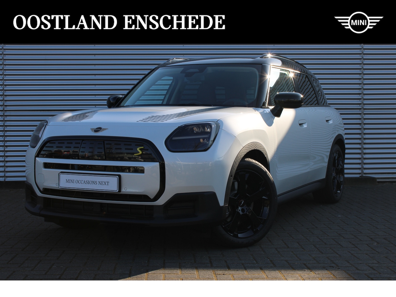 MINI Countryman - Cooper SE ALL4 Automaat / Classic / Pakket XS / 18" Asteroid Spoke - AutoWereld.nl
