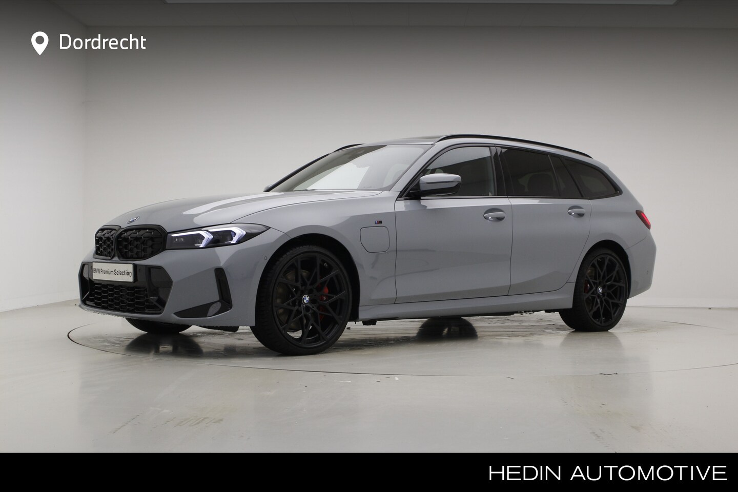 BMW 3-serie Touring - 330e M-Sport Pro | Panorama | 20" | Hifi - AutoWereld.nl