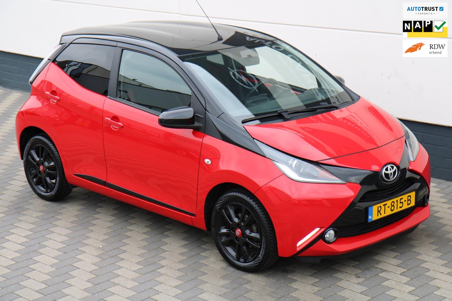 Toyota Aygo - 1.0 VVT-i x-cite 1ste eig. NAP Navi Camera Airco - AutoWereld.nl
